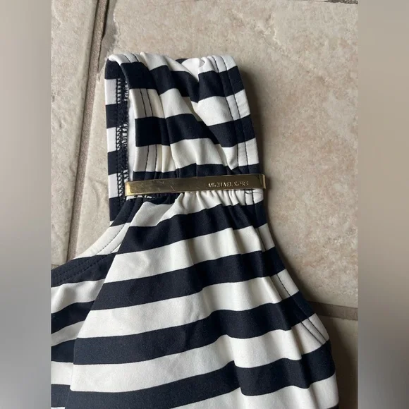 Michael Kors one shoulder black & white stripes swimsuit size 8 - Picture 6 of 8